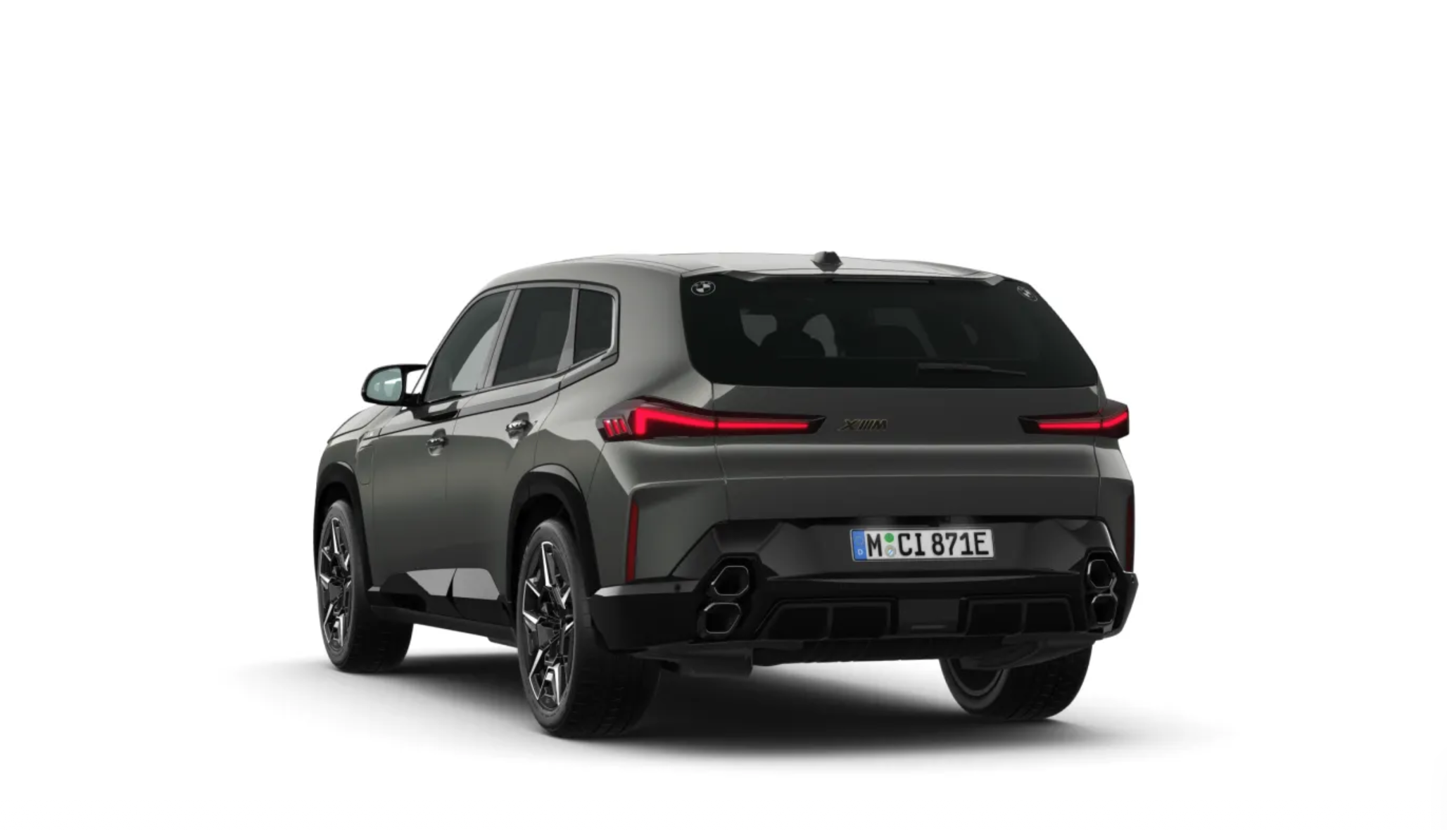 BMW XM | nové super sportovní hybrid SUV | novinka 2023 | V8 twin turbo + elektromotor | nadčasový design | luxusní interiér | super sportovní jízdní vlastnosti | objednávky prvních aut online | AUTOiBUY.com